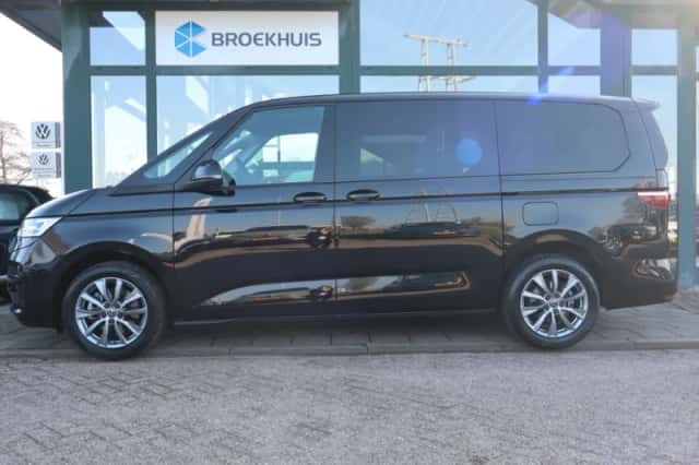 Volkswagen Multivan (2024) thumbnail 2