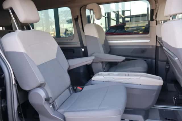 Volkswagen Multivan (2024) thumbnail 11