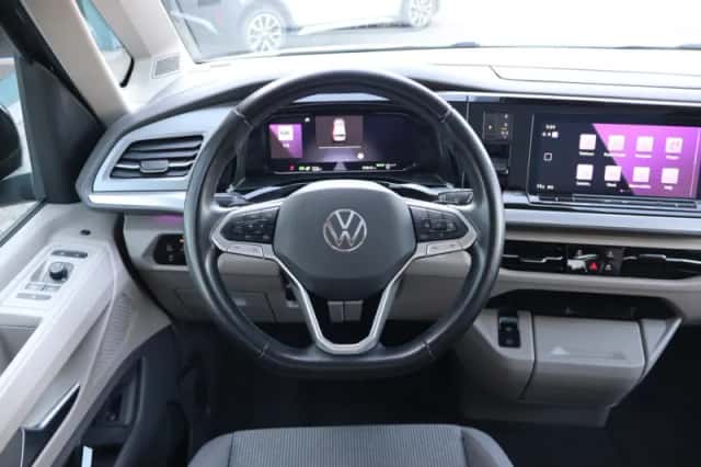 Volkswagen Multivan (2024) thumbnail 5