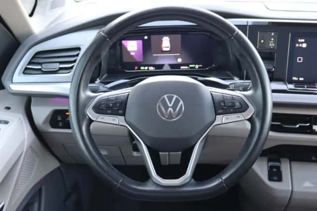 Volkswagen Multivan (2024) thumbnail 6