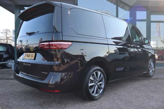 Volkswagen Multivan (2024) thumbnail 8