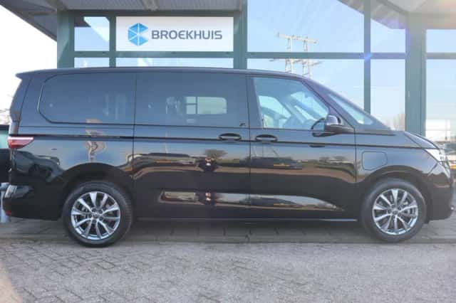 Volkswagen Multivan (2024) thumbnail 9