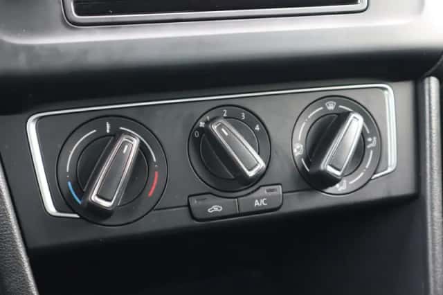 Volkswagen Polo (2017) thumbnail 28