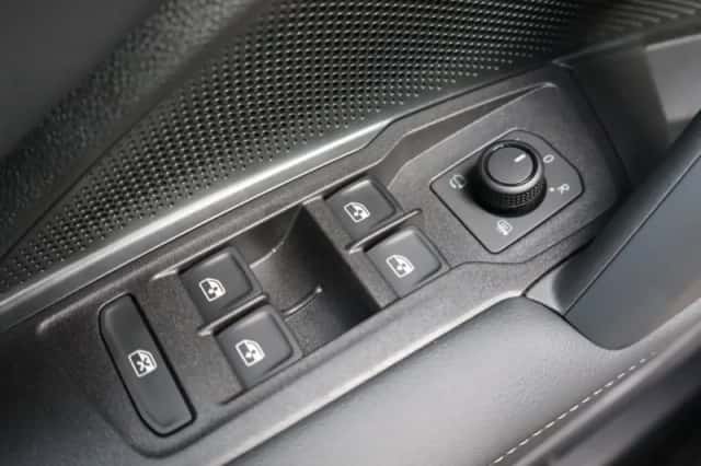 Volkswagen Tiguan (2026) thumbnail 12