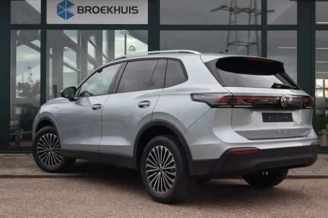 Volkswagen Tiguan (2026) thumbnail 3