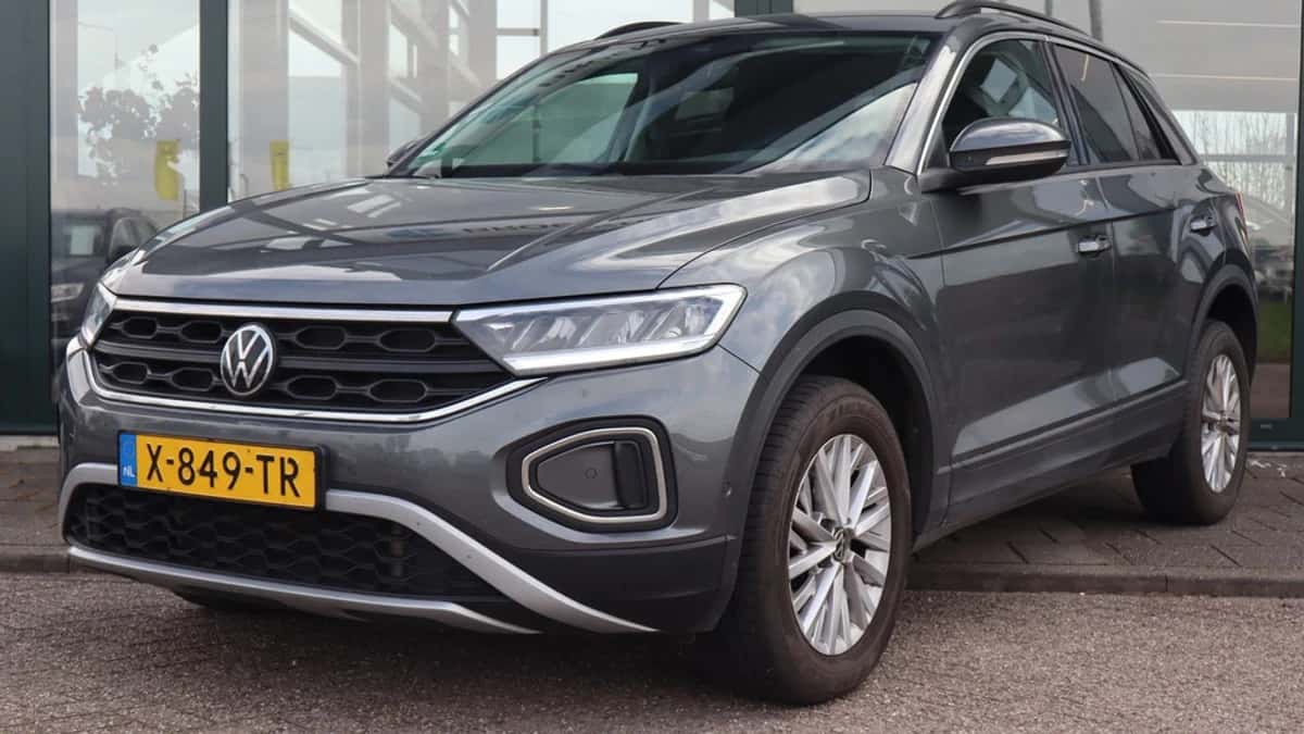 Volkswagen T-Roc (2024) — foto 1