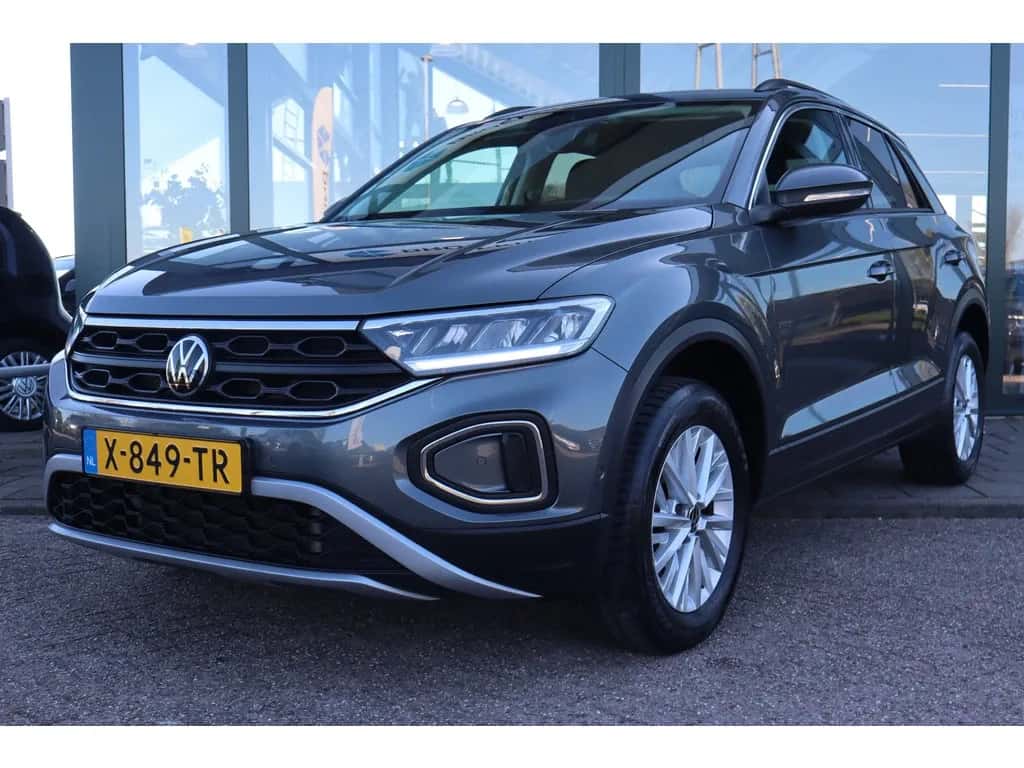Volkswagen T-Roc (2024) — foto 1