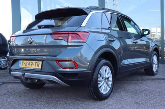 Volkswagen T-Roc (2024) thumbnail 8