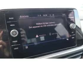 Volkswagen T-Roc (2024) thumbnail 10