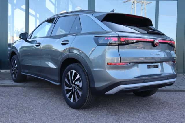 Volkswagen T-Roc (2026) thumbnail 3