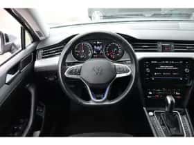 Volkswagen Passat (2022) thumbnail 14