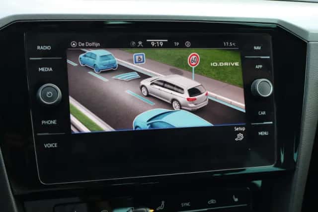 Volkswagen Passat (2022) thumbnail 18