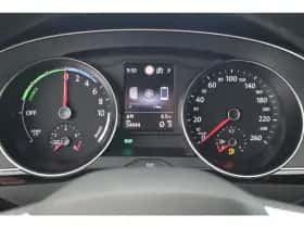 Volkswagen Passat (2022) thumbnail 18