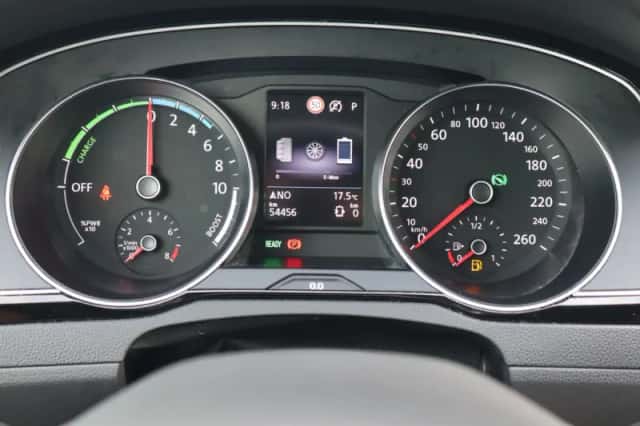 Volkswagen Passat (2022) thumbnail 22