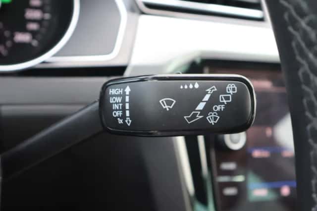 Volkswagen Passat (2022) thumbnail 25