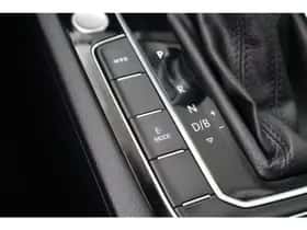 Volkswagen Passat (2022) thumbnail 33
