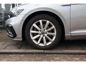 Volkswagen Passat (2022) thumbnail 38