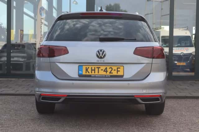 Volkswagen Passat (2022) thumbnail 9