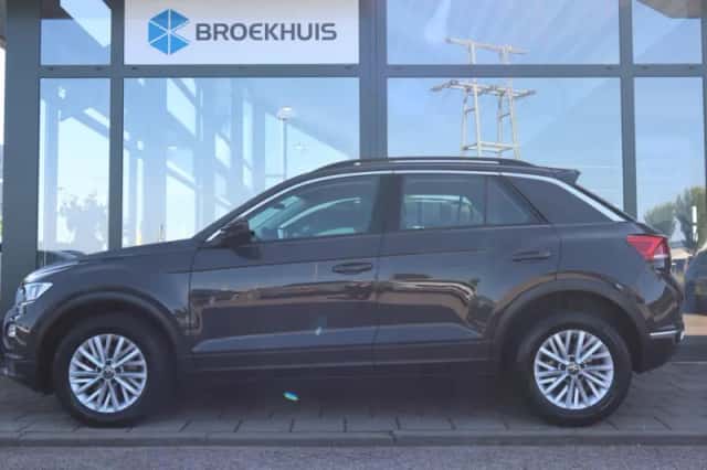 Volkswagen T-Roc (2021) thumbnail 2