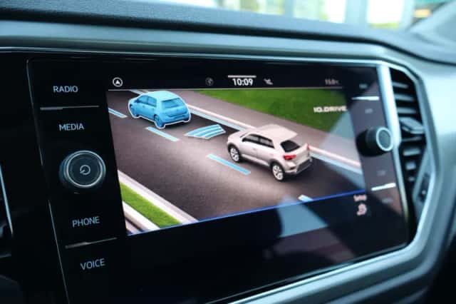 Volkswagen T-Roc (2021) thumbnail 17