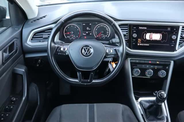 Volkswagen T-Roc (2021) thumbnail 5