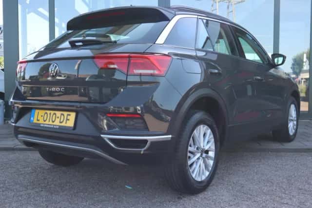 Volkswagen T-Roc (2021) thumbnail 10