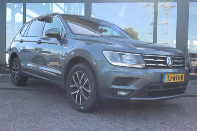 Volkswagen Tiguan (2018) thumbnail 2