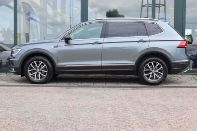 Volkswagen Tiguan (2018) thumbnail 3
