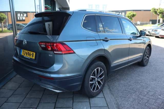 Volkswagen Tiguan (2018) thumbnail 3