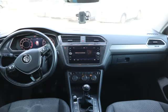 Volkswagen Tiguan (2018) thumbnail 5