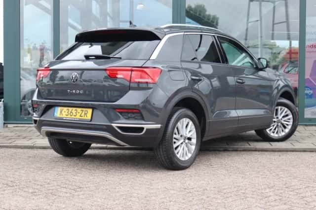 Volkswagen T-Roc (2021) thumbnail 3