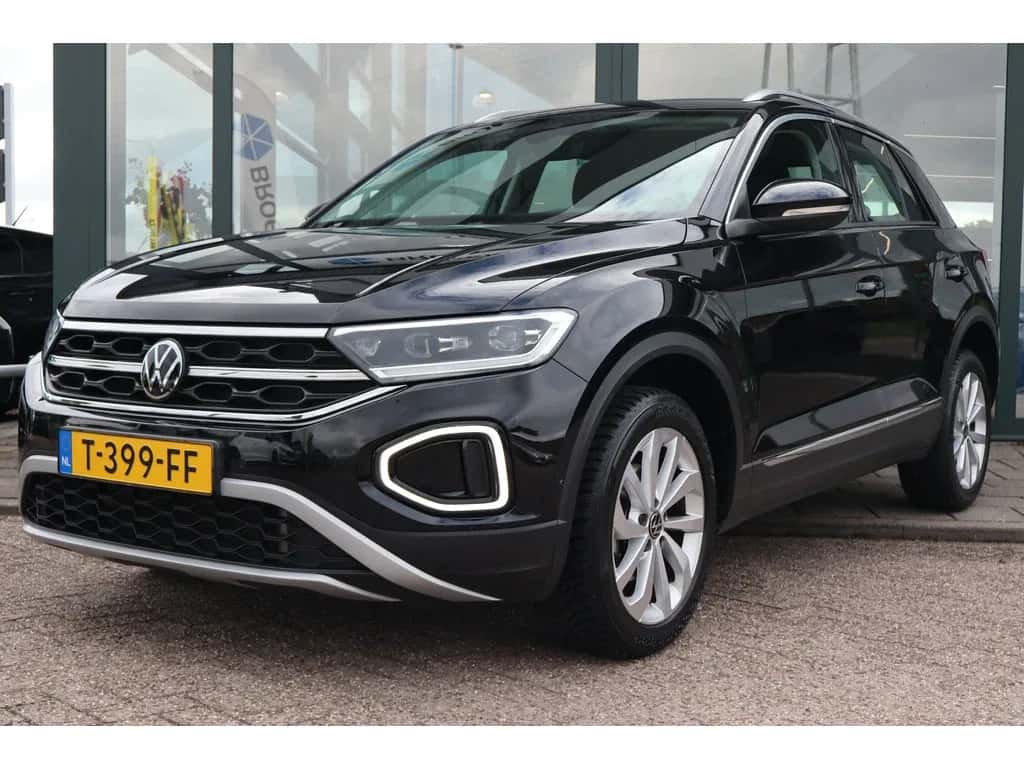 Volkswagen T-Roc (2023) — foto 1