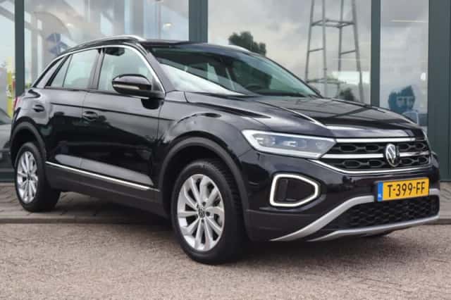 Volkswagen T-Roc (2023) thumbnail 11