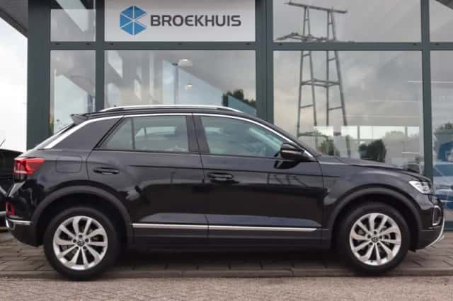 Volkswagen T-Roc (2023) thumbnail 10