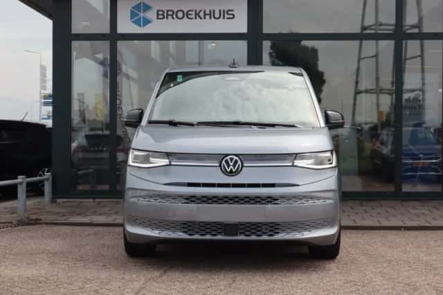 Volkswagen Multivan (2026) thumbnail 2