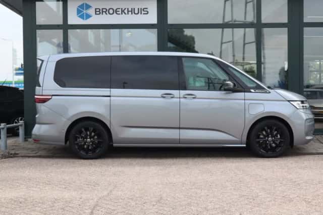 Volkswagen Multivan (2026) thumbnail 3