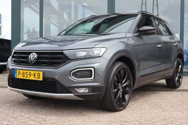 Volkswagen T-Roc (2022) thumbnail 1
