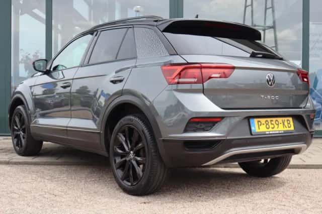Volkswagen T-Roc (2022) thumbnail 3