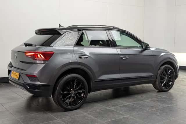 Volkswagen T-Roc (2022) thumbnail 4