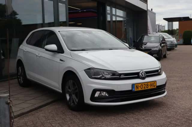Volkswagen Polo (2021) thumbnail 2