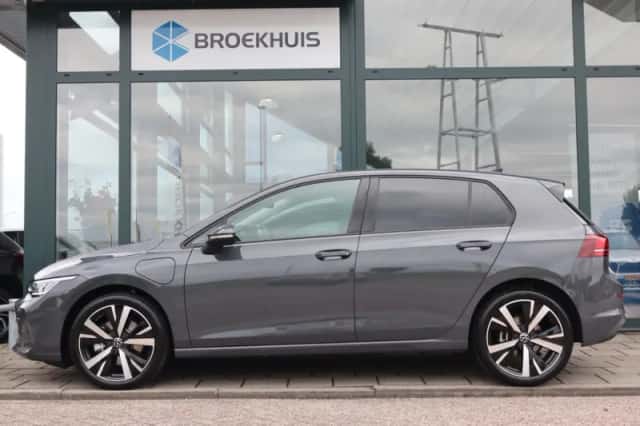 Volkswagen Golf (2026) thumbnail 2