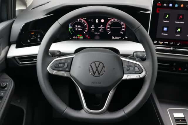 Volkswagen Golf (2026) thumbnail 6