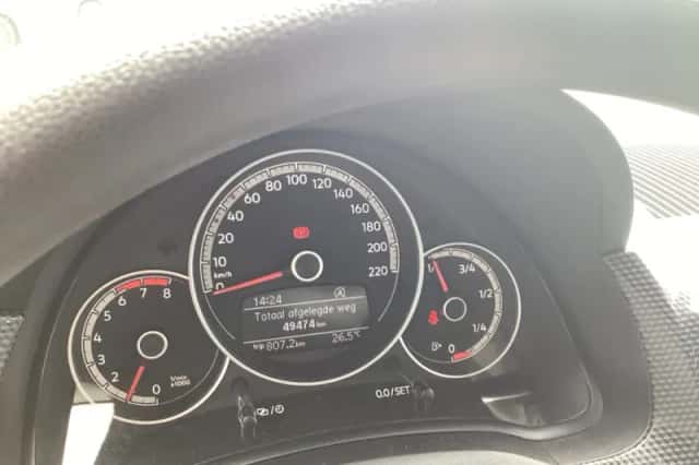 Volkswagen Up! (2023) thumbnail 5
