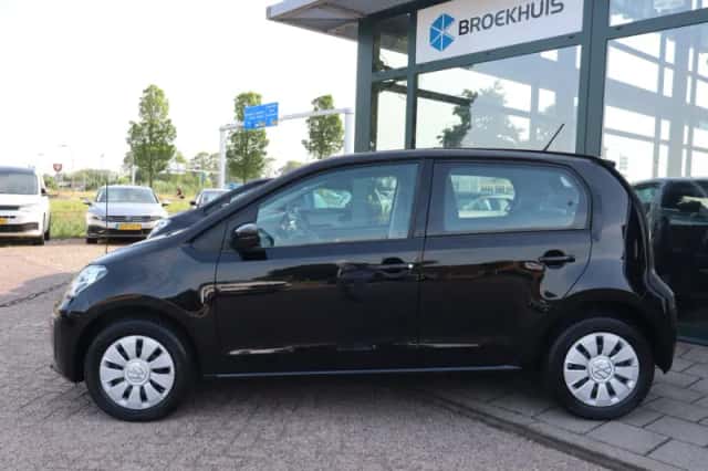 Volkswagen Up! (2023) thumbnail 2