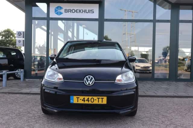 Volkswagen Up! (2023) thumbnail 3