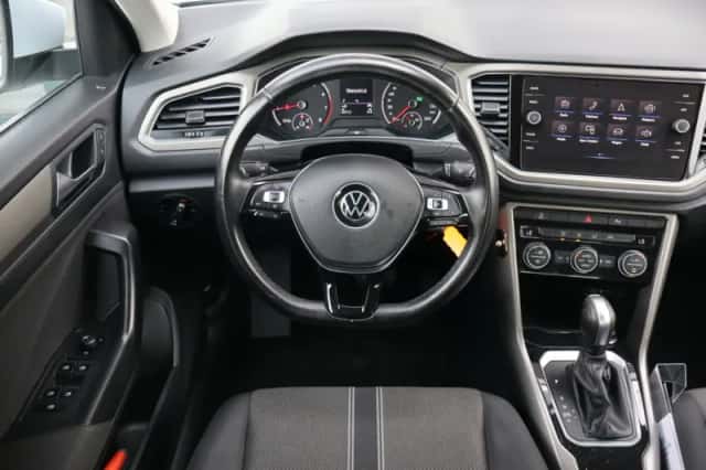 Volkswagen T-Roc (2021) thumbnail 5