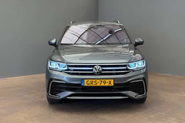Volkswagen Tiguan (2024) thumbnail 2