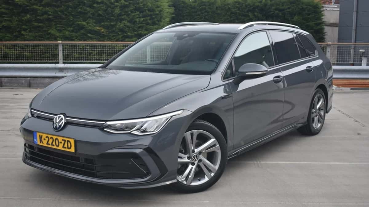Volkswagen Golf (2021) — foto 1