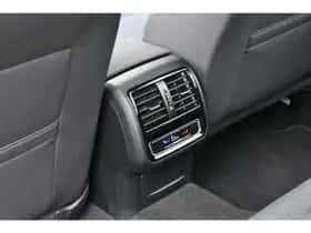 Volkswagen Passat (2022) thumbnail 13