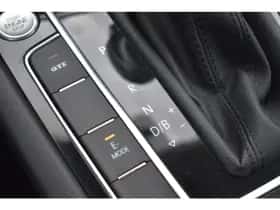 Volkswagen Passat (2022) thumbnail 30